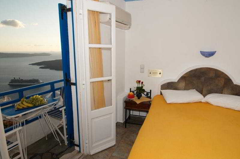 Kafieris View Aparthotel 2*