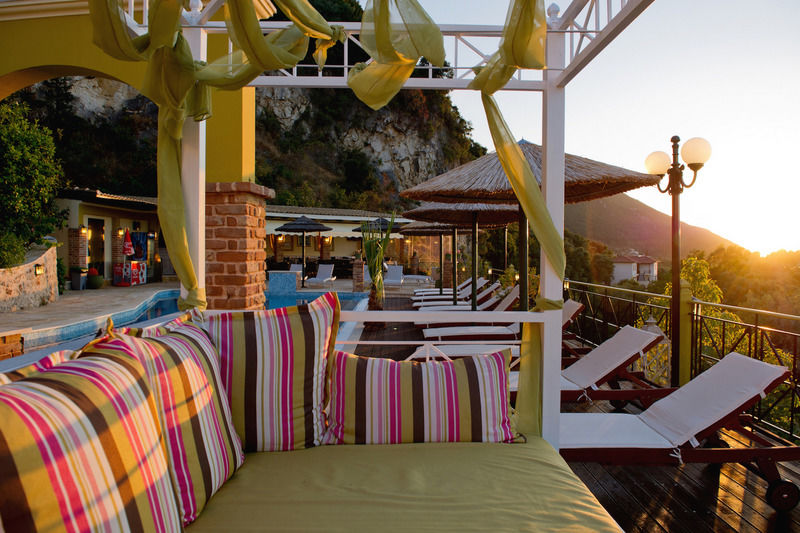 Hotel Kastro Maistro 2*