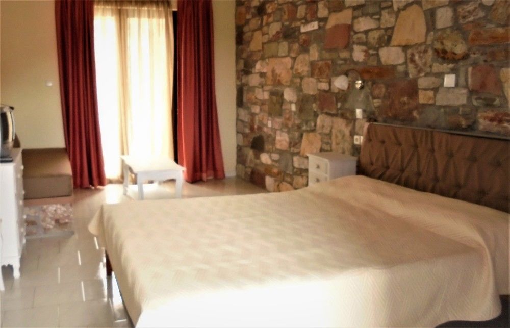 Ataviros Aparthotel 2*