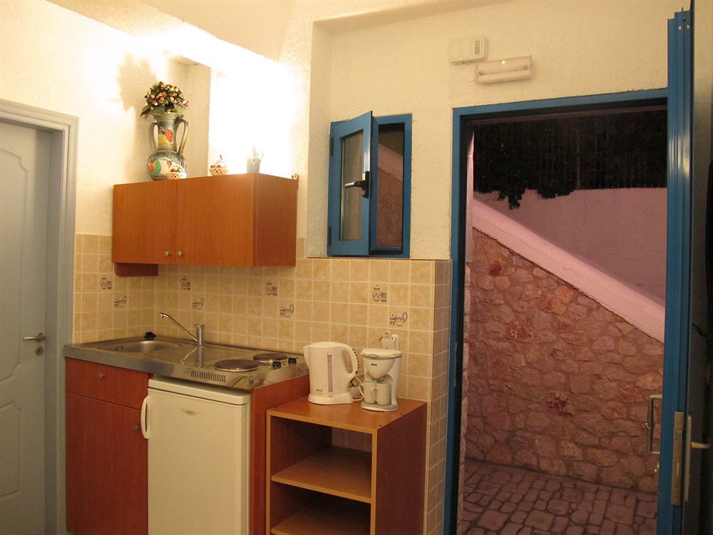 Agnanti Apartment *