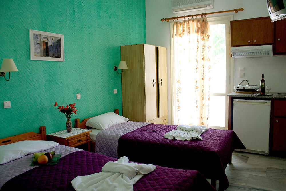 Katerina Babis Aparthotel 2*