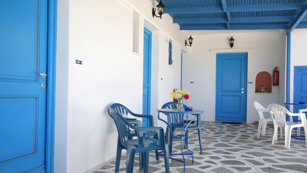 Vrahia Studios Hotel *