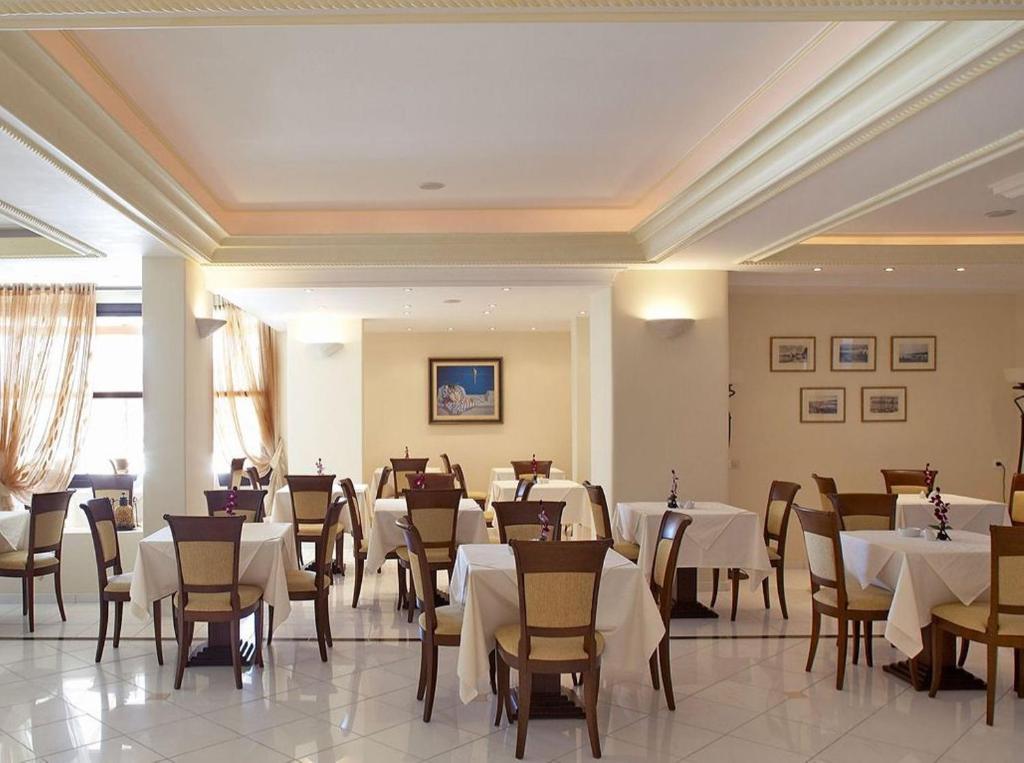 Grand Hotel