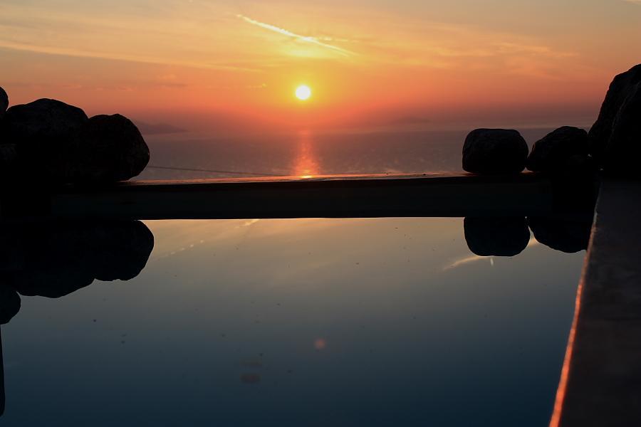 Art Exogonia Santorini * Exo Gonia
