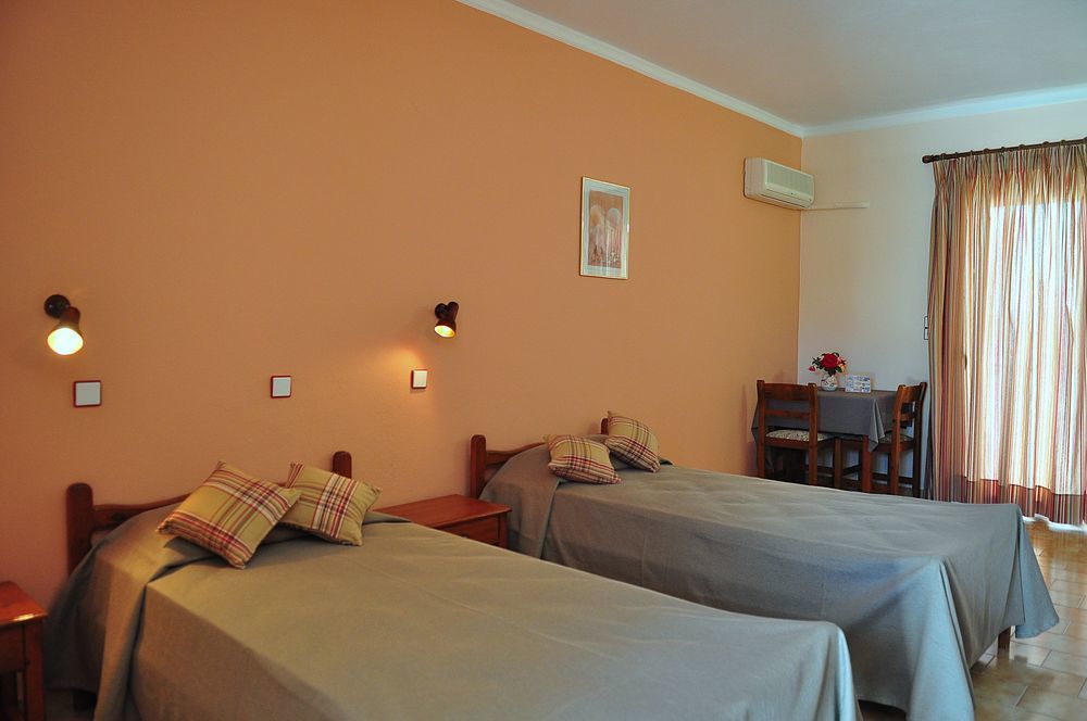 Aparthotel Sandy'S Studios Apartments & Log-Villas