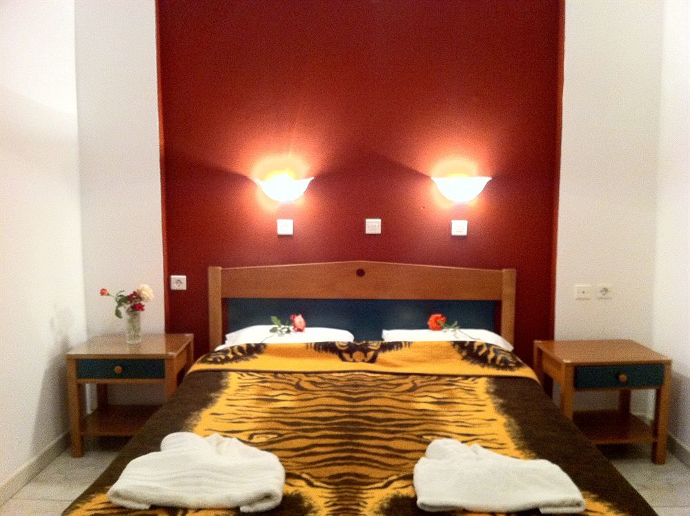 Manine Aparthotel 2*