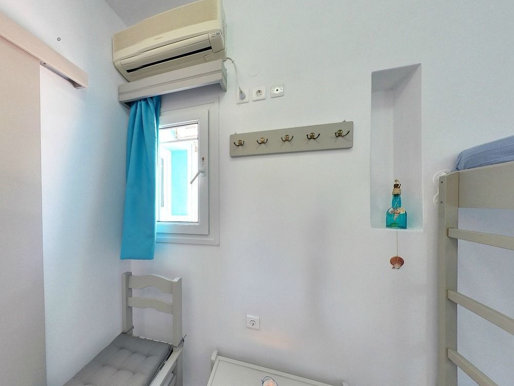 Agnanti Milos To Let Hotel Adamantas (Milos)