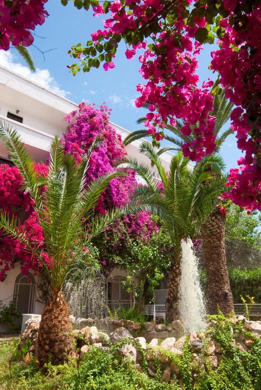 Siagas Beach Hotel 3*