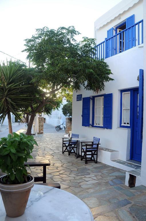 Evgenia And 2* Folegandros Town
