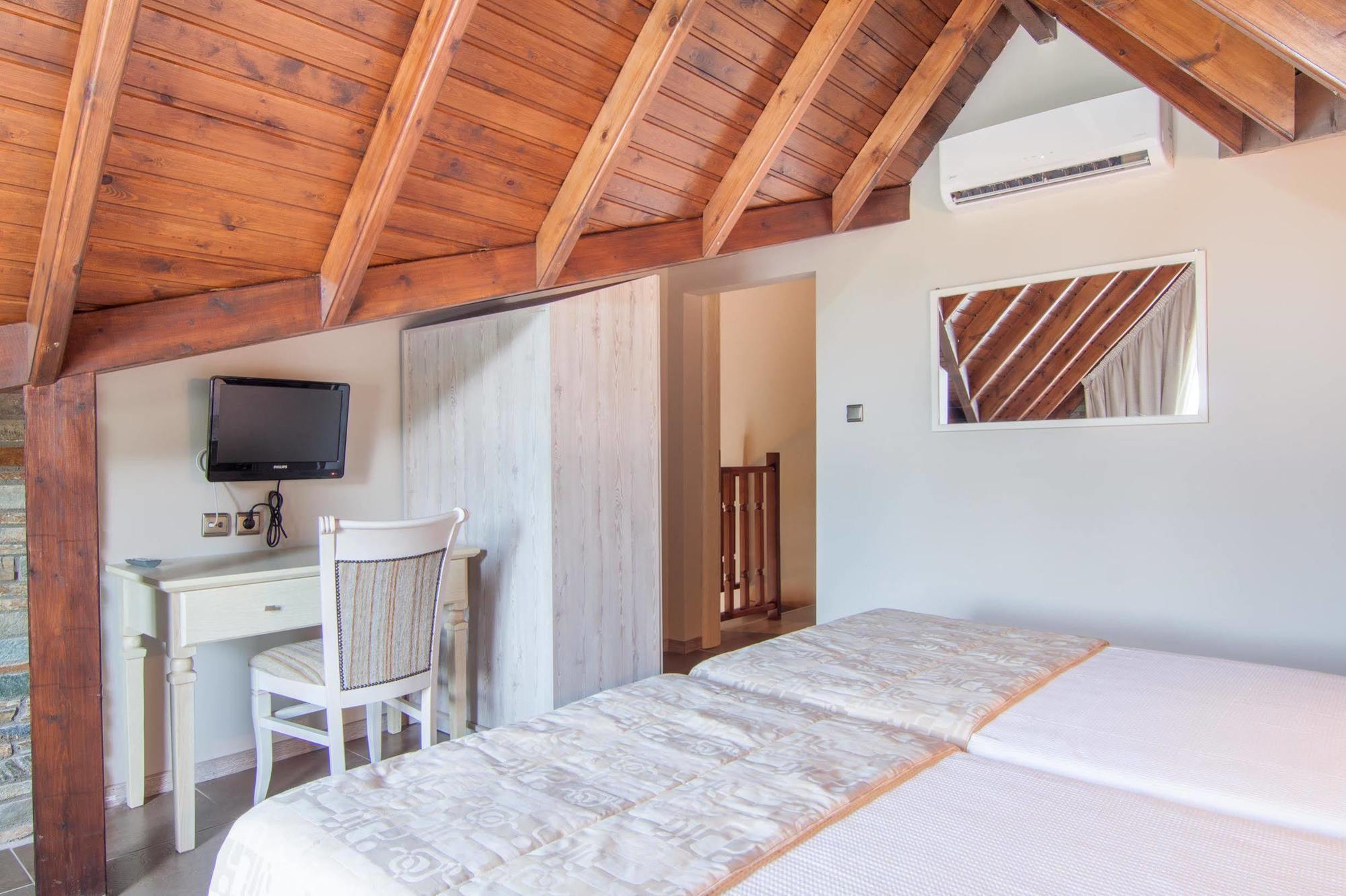 Hotel Ismaros 4*