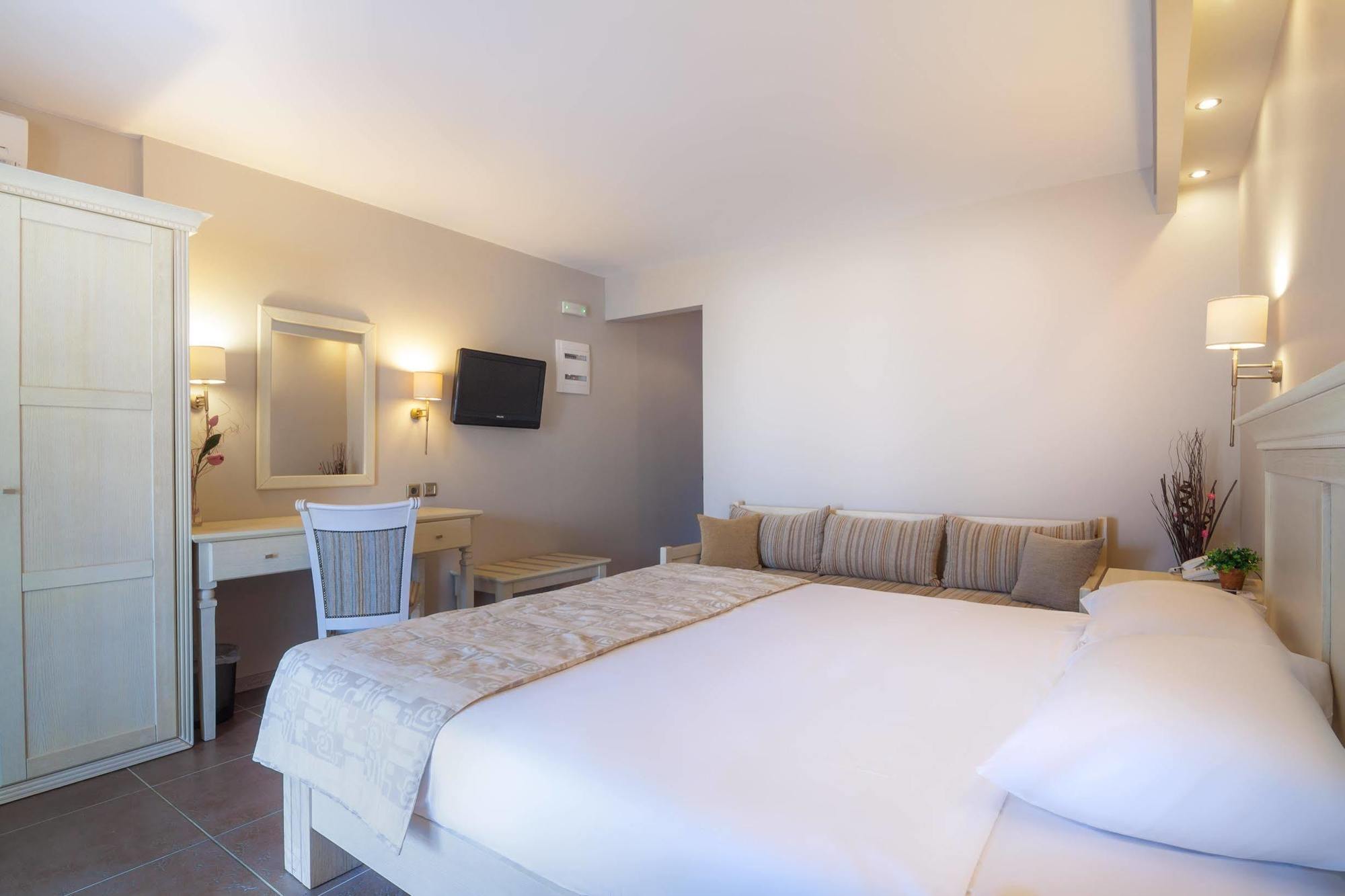Ismaros Hotel