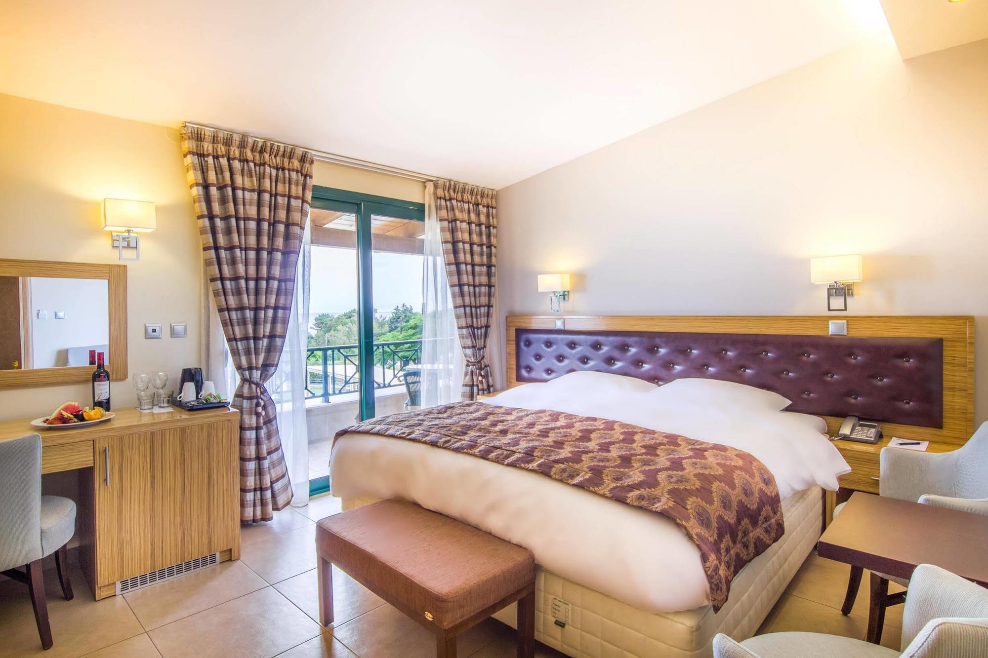 Hotel Ismaros 4*