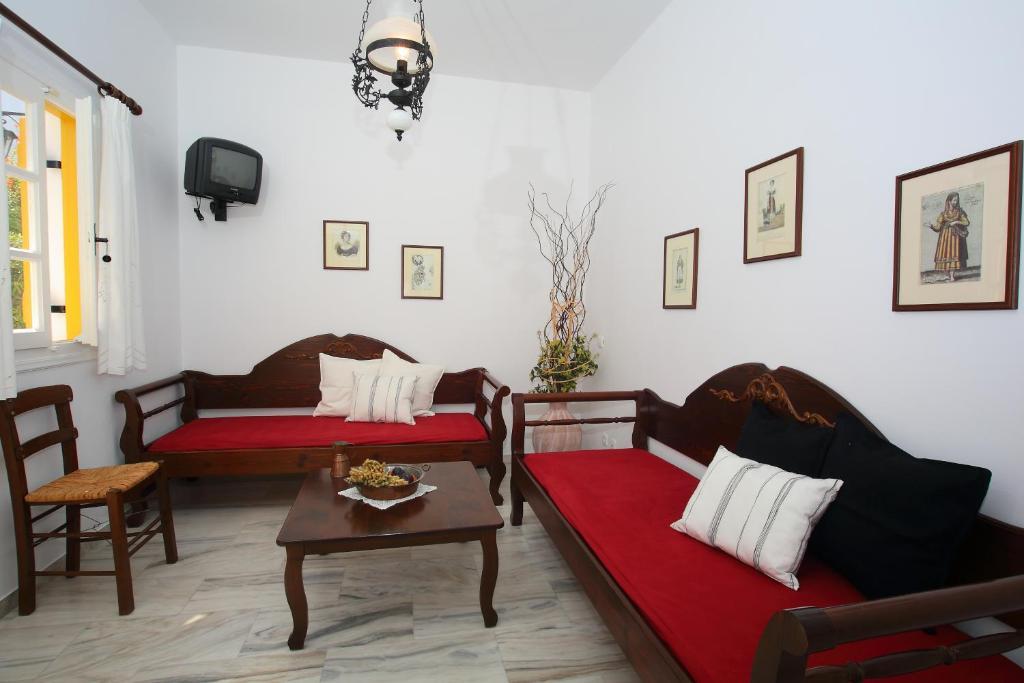 Ostria Aparthotel Naousa (Paros)
