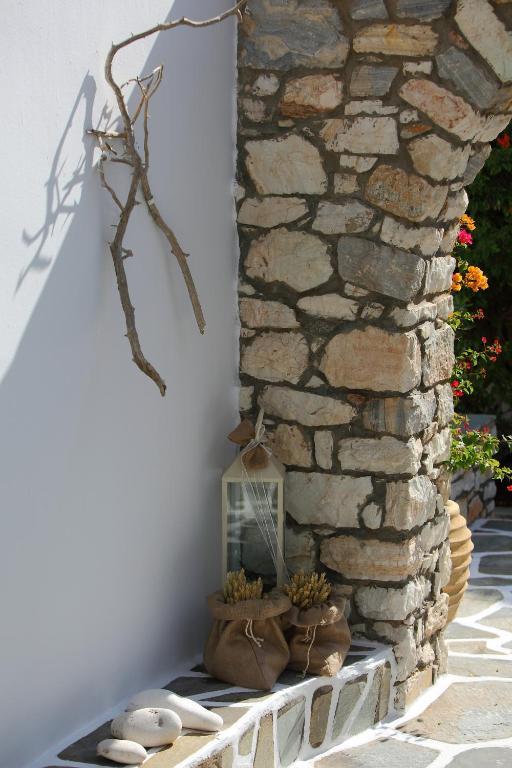 Ostria Naousa (Paros)
