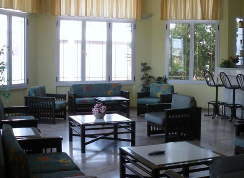 Anna Aparthotel 3*