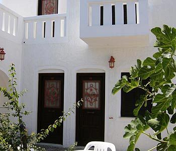 Albatross Hotel *
