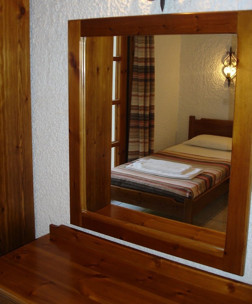 Maria Aparthotel 2*