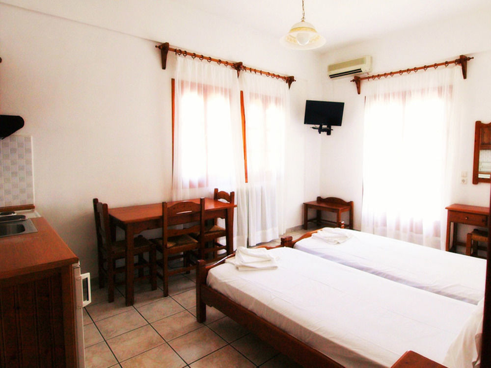 To Limanaki Guest house