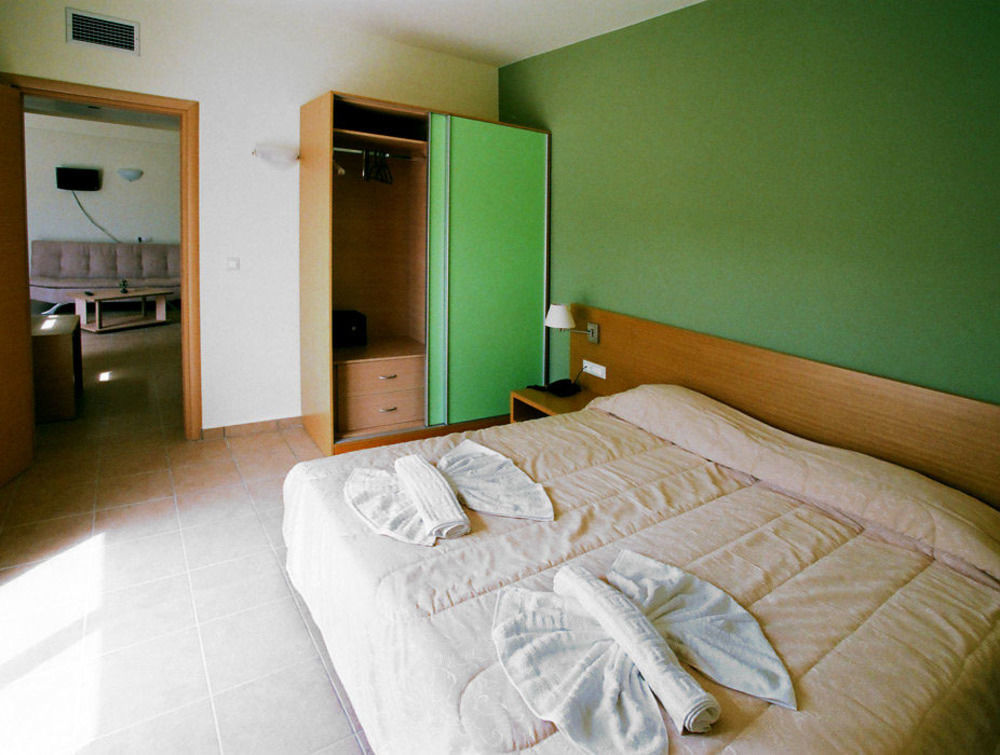Athina Aparthotel 3*