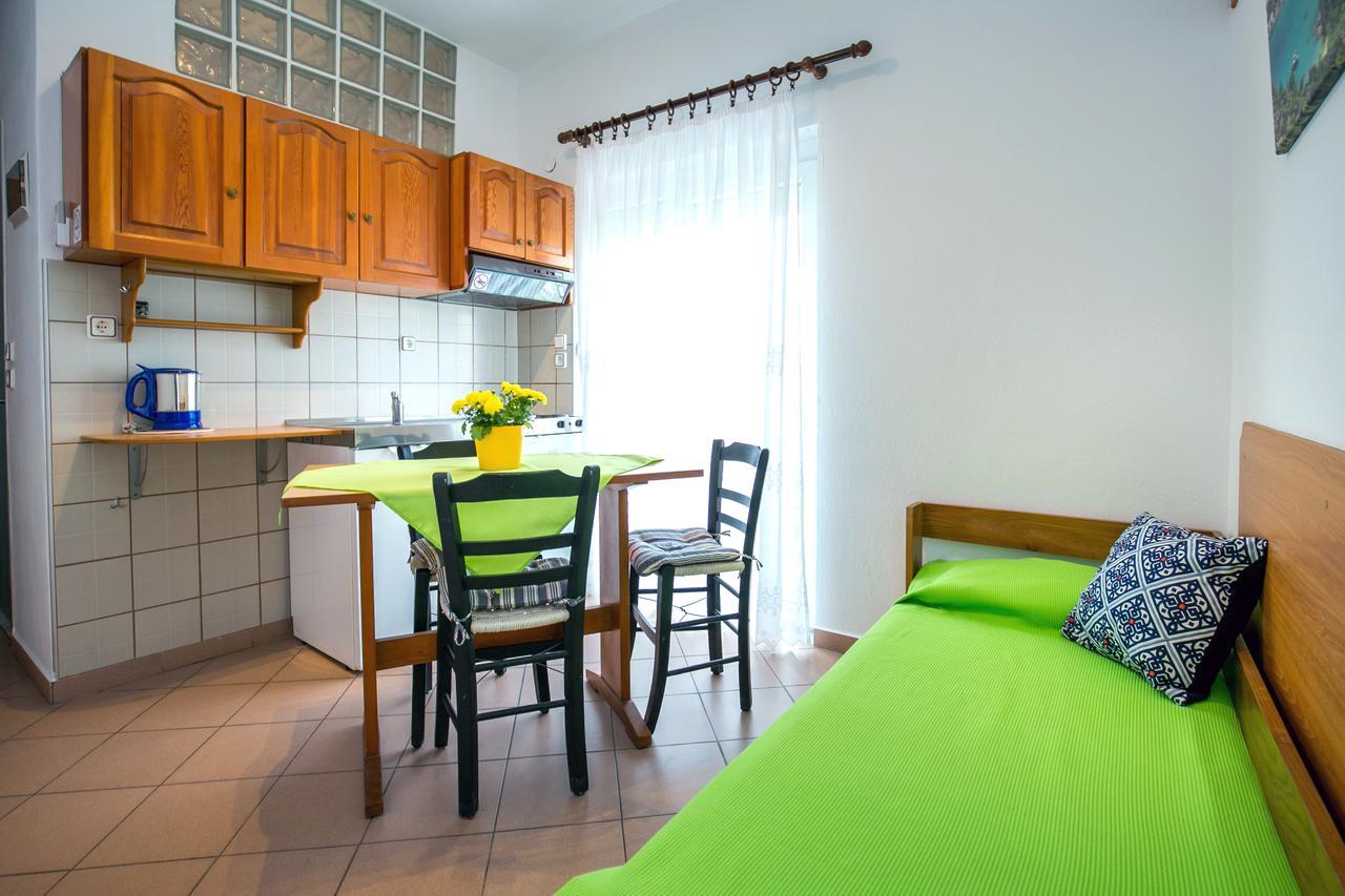 Boomerang Apartment