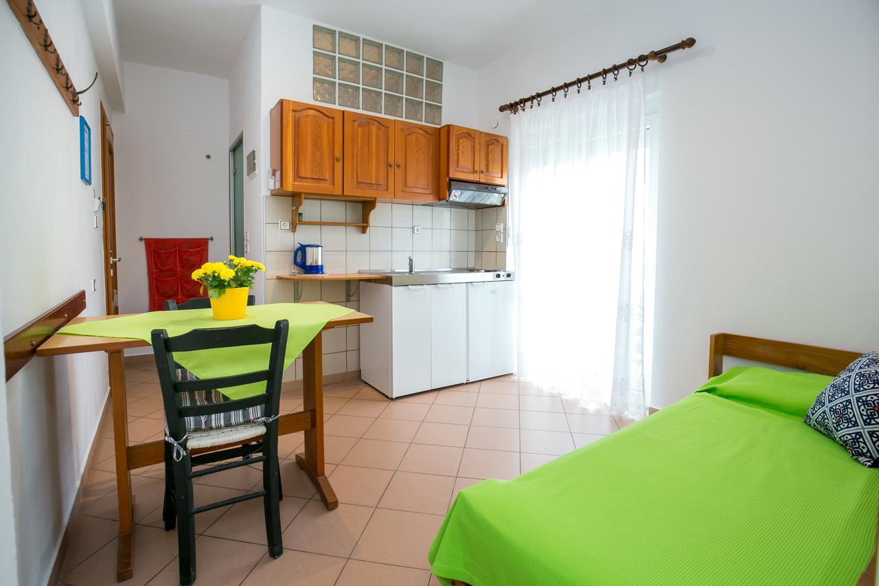 Apartment Boomerang *