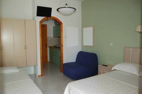 Aparthotel Efrosini &