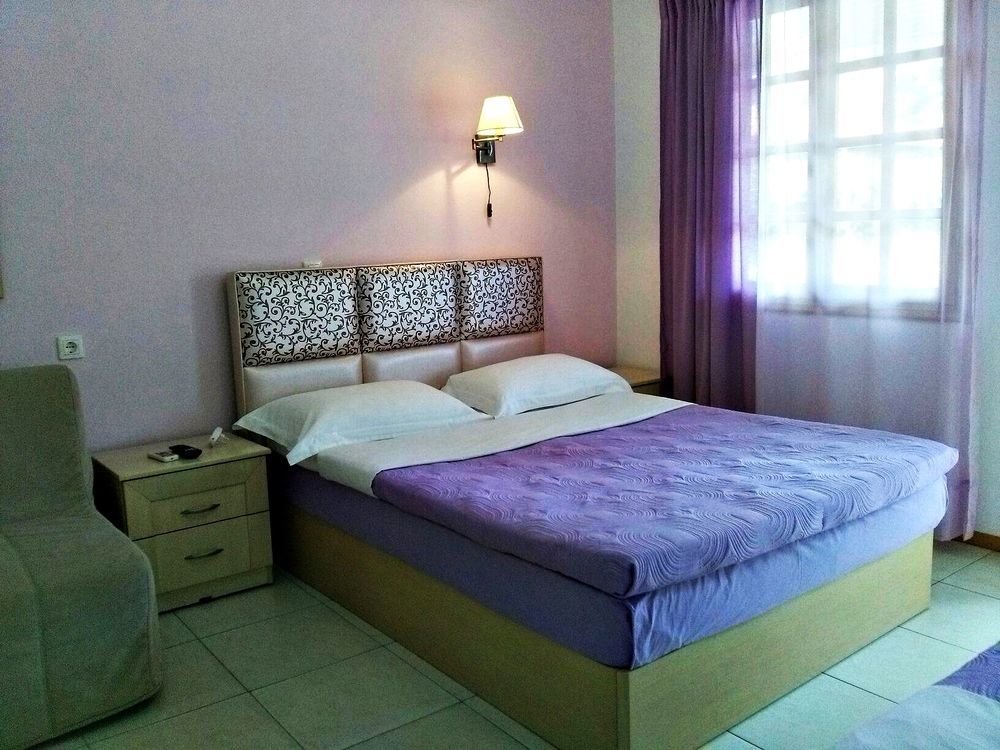 Efrosini & Aparthotel 2*