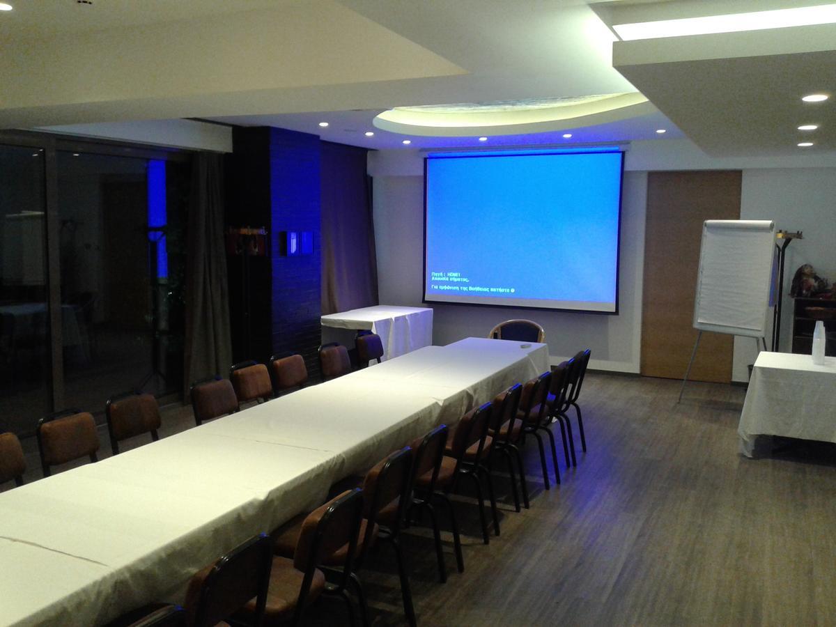 Adonis Hotel 3*