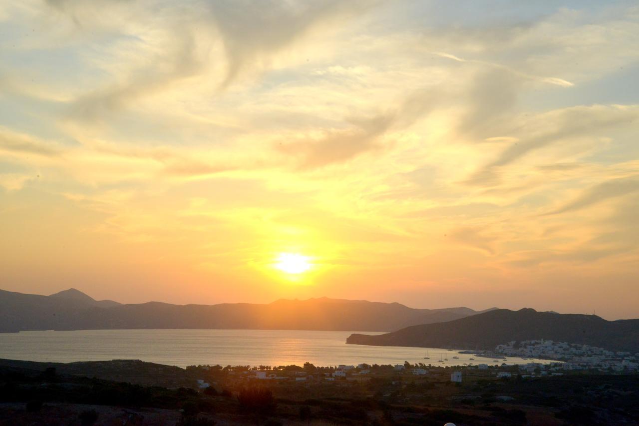 Hawk Stone Apartment Adamantas (Milos)