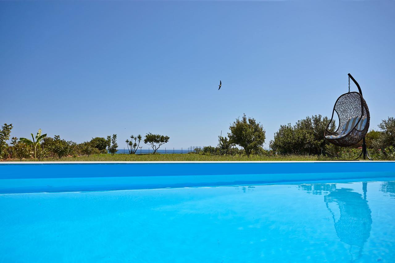 Art Villas *