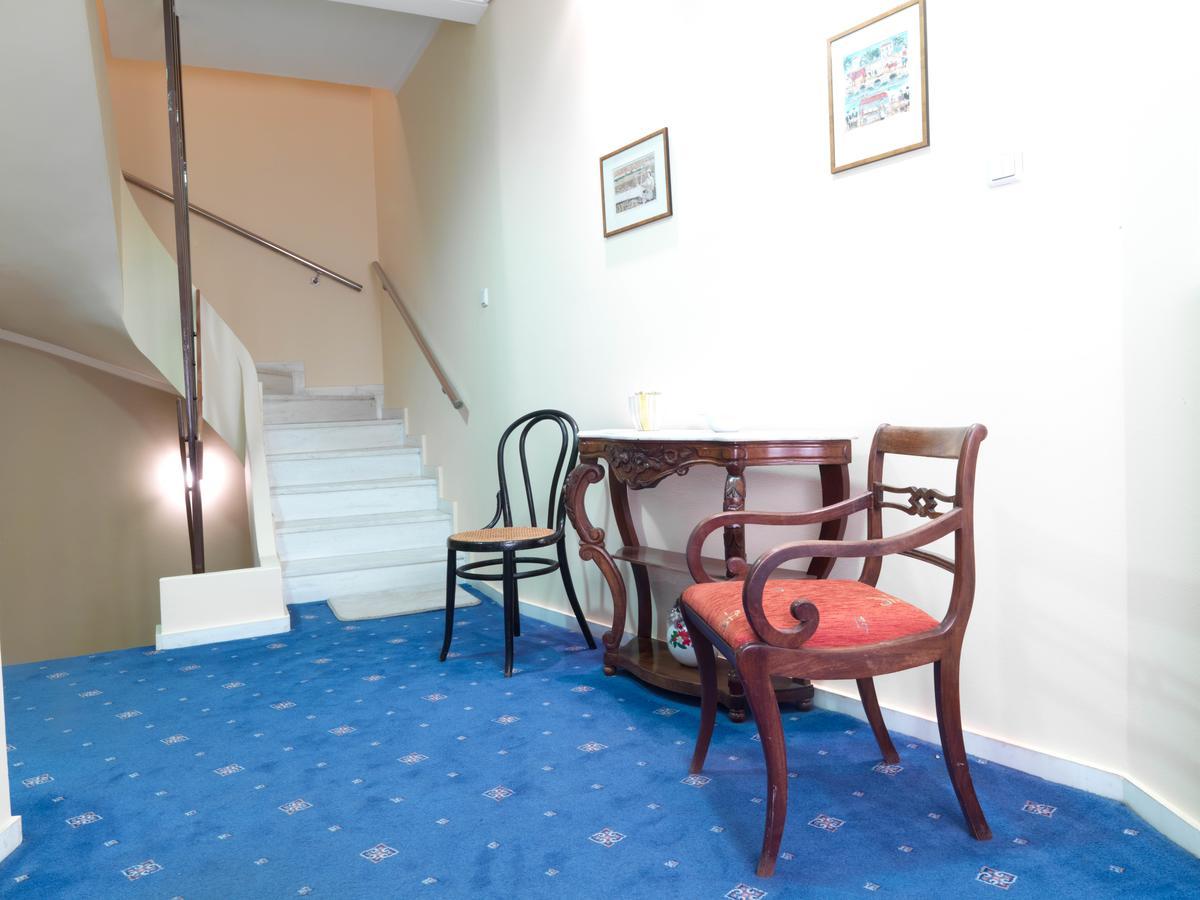 Alex Hotel 2*