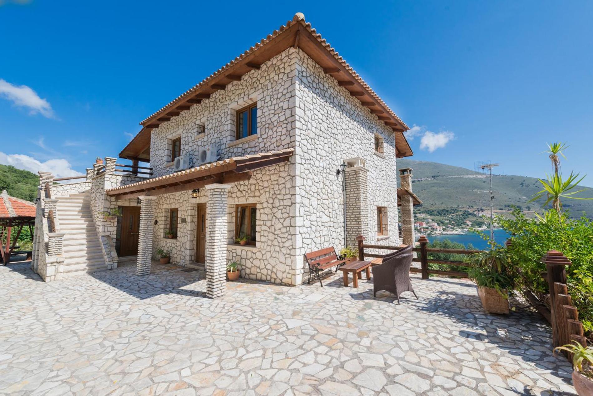 Luxury Stone Apartment *