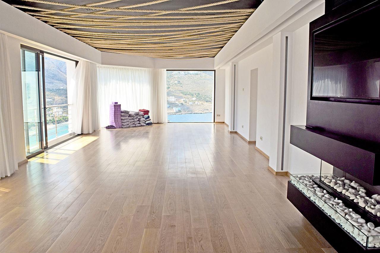 Hotel Aegialis & 5*