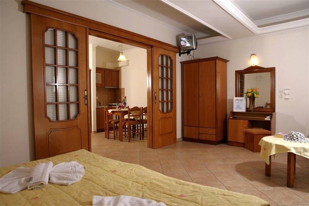 Sirines Complex Aparthotel Potos