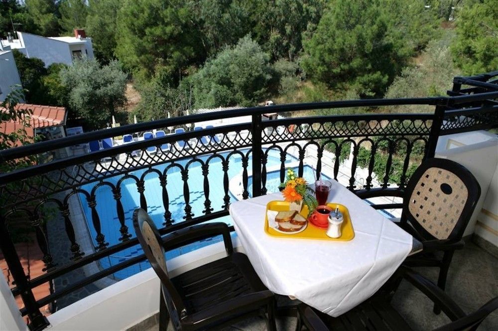 Sirines Complex Aparthotel 2*