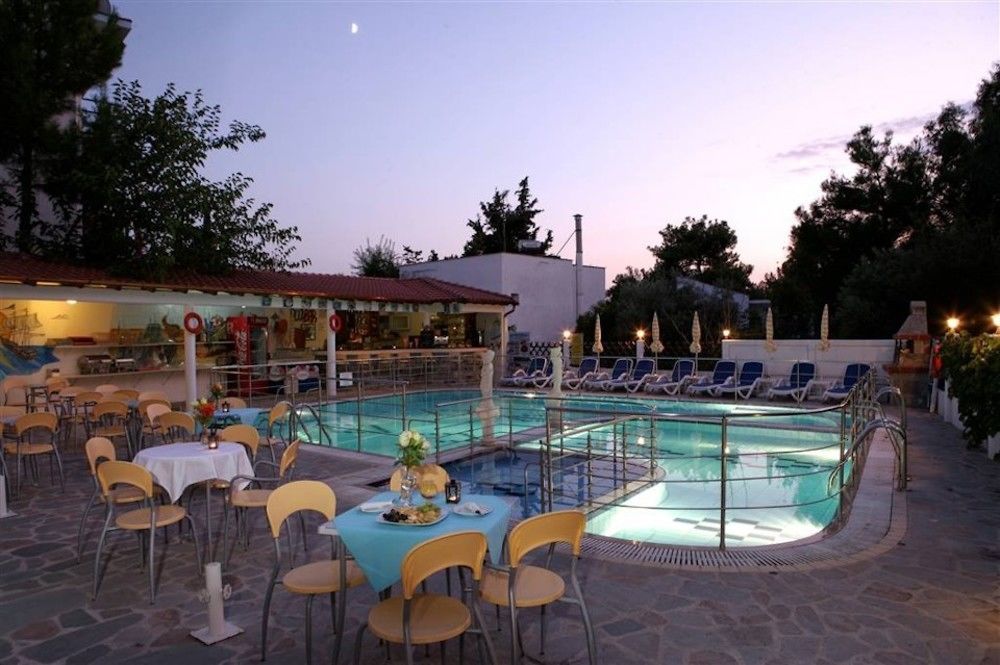 Sirines Complex Aparthotel 2*