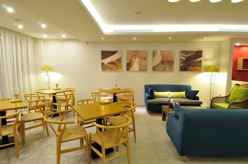 Artina Aparthotel 2*