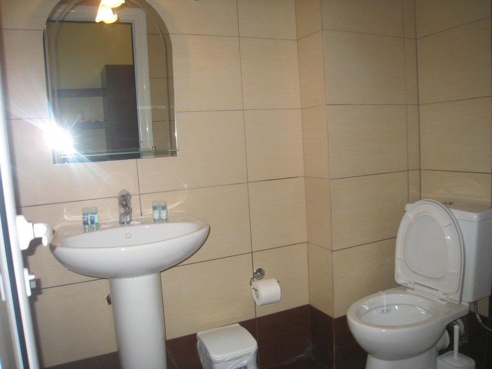 40 Platania Hotel 2*