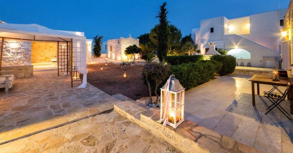 Pela Aparthotel