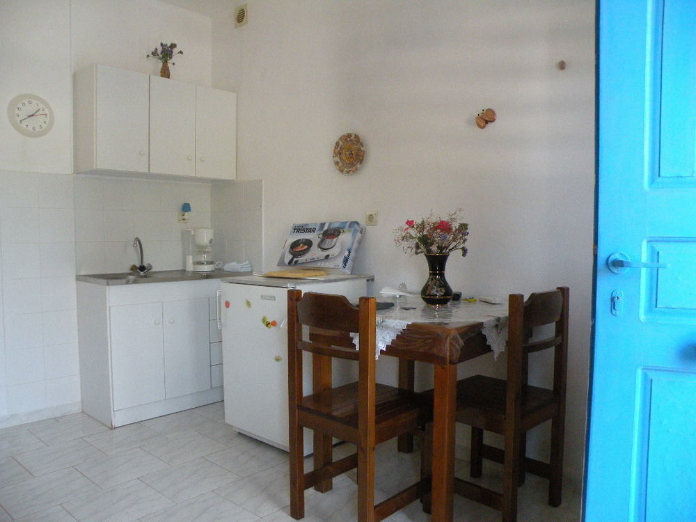 Aparthotel Remvi Studios Pounda