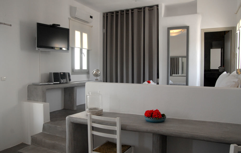 Aparthotel Anemoi 4*