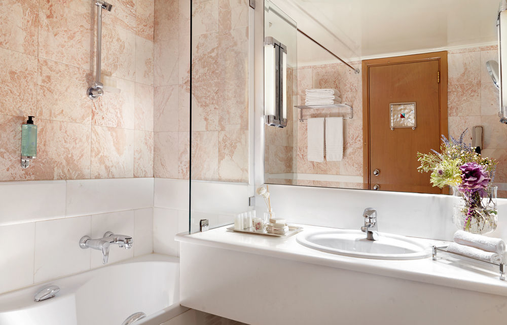 Hotel Holiday Suites