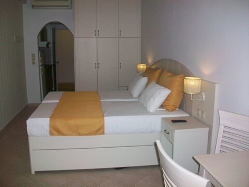 Mirini Hotel