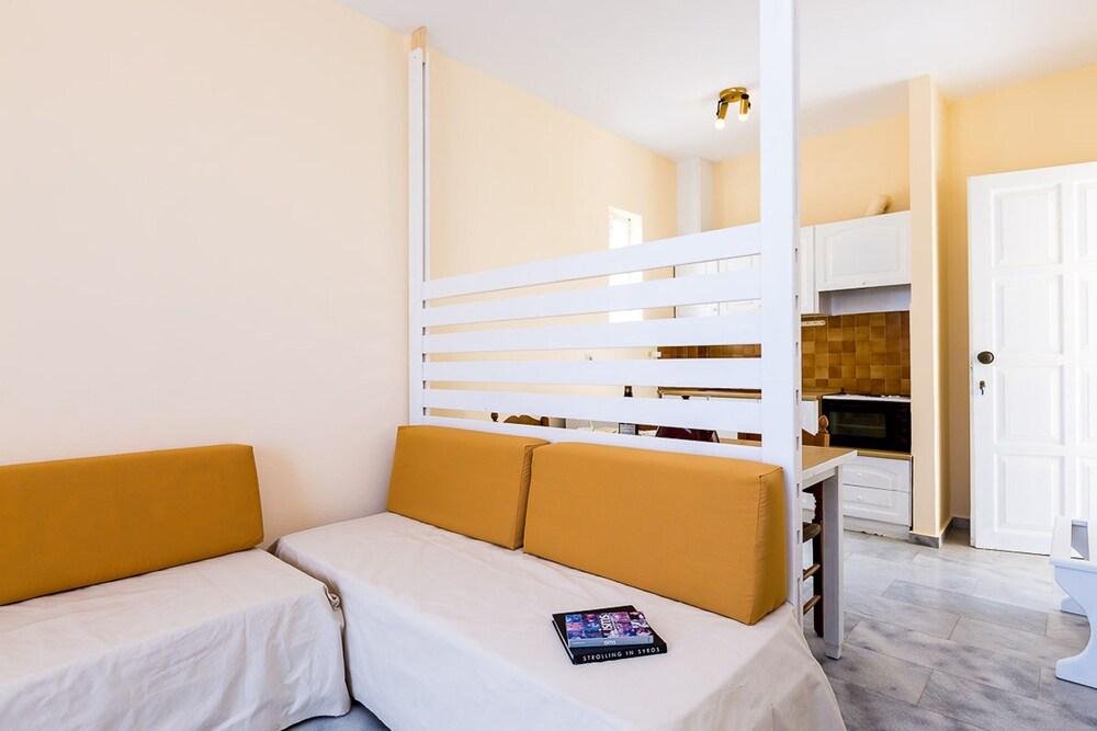 Castello Bianco Aparthotel 3*