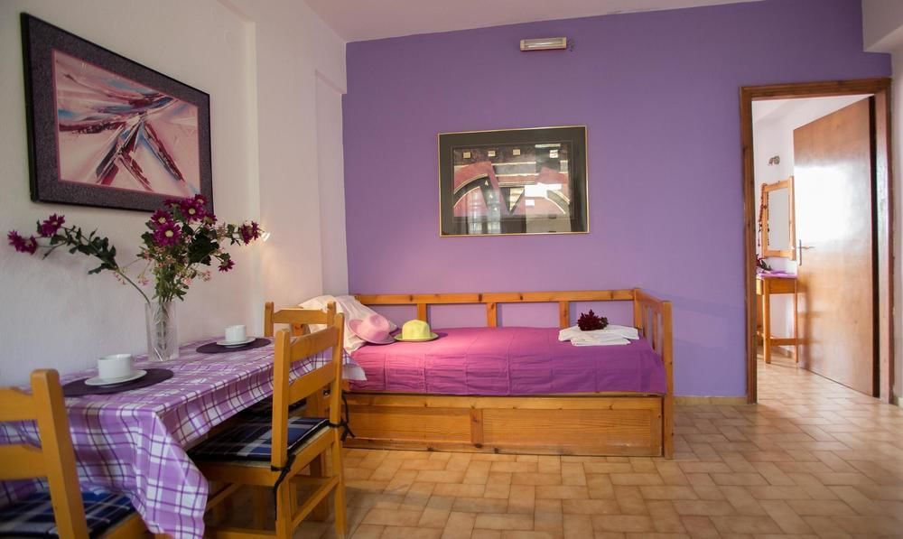 Ceratonia Apartment