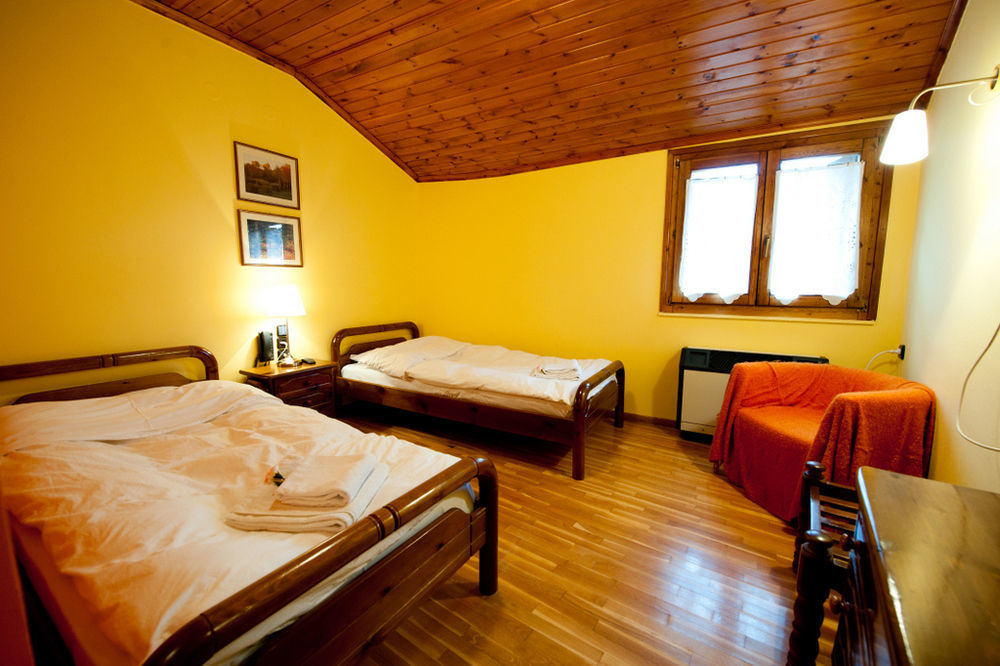 Hotel To Balkoni Tis Agorianis 2*