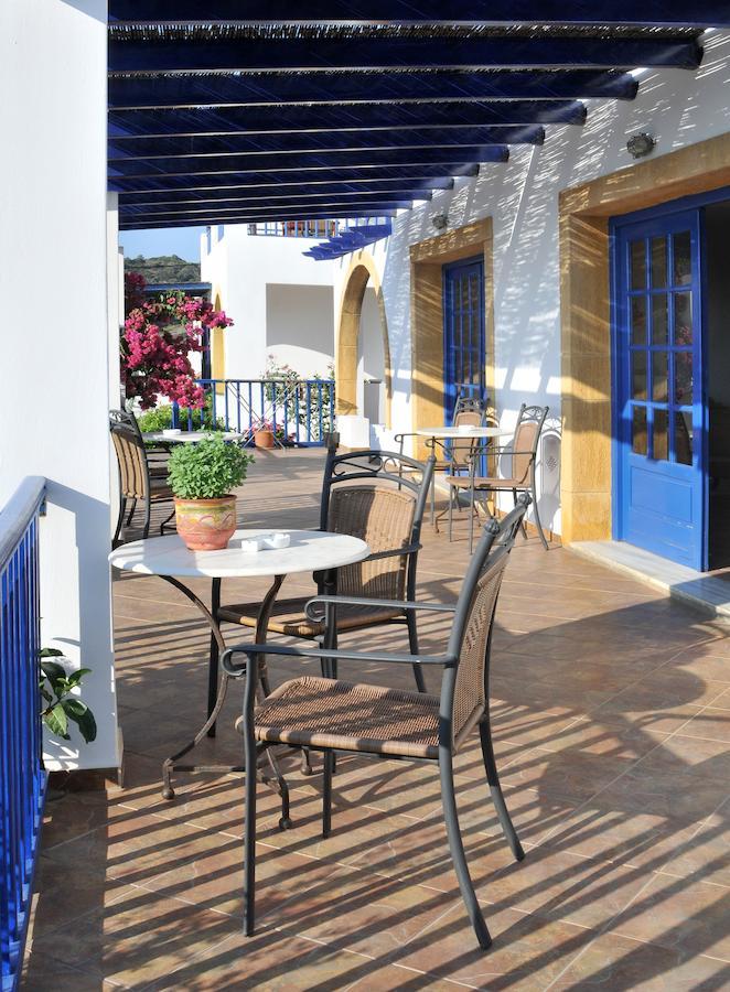 Akrotiri Aparthotel 2*