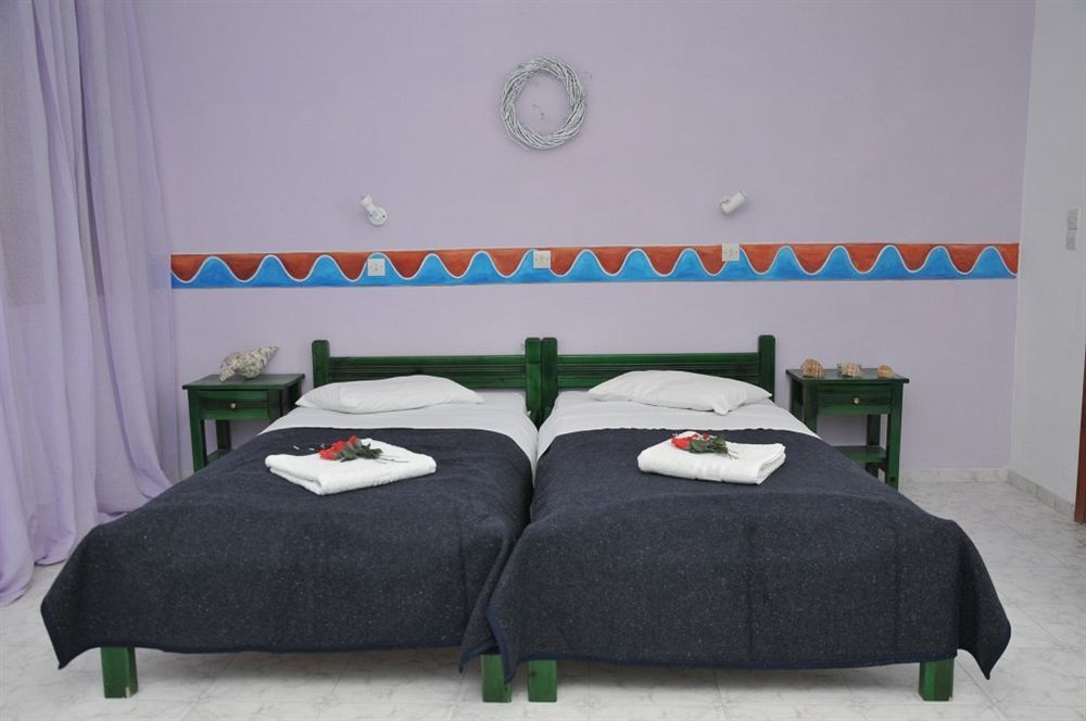 Halaris Apartment Perissa (Santorini)
