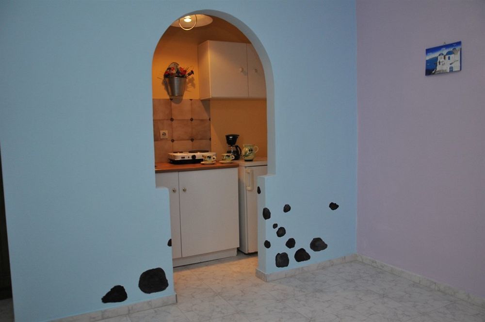 Halaris Apartment *