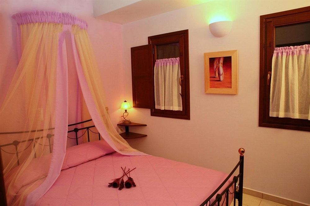 Hotel Amerisa & Fira (Santorini)